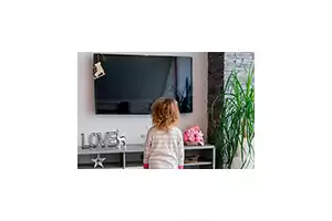 Лайфхак: как правильно чистить экран ЖК-телевизора