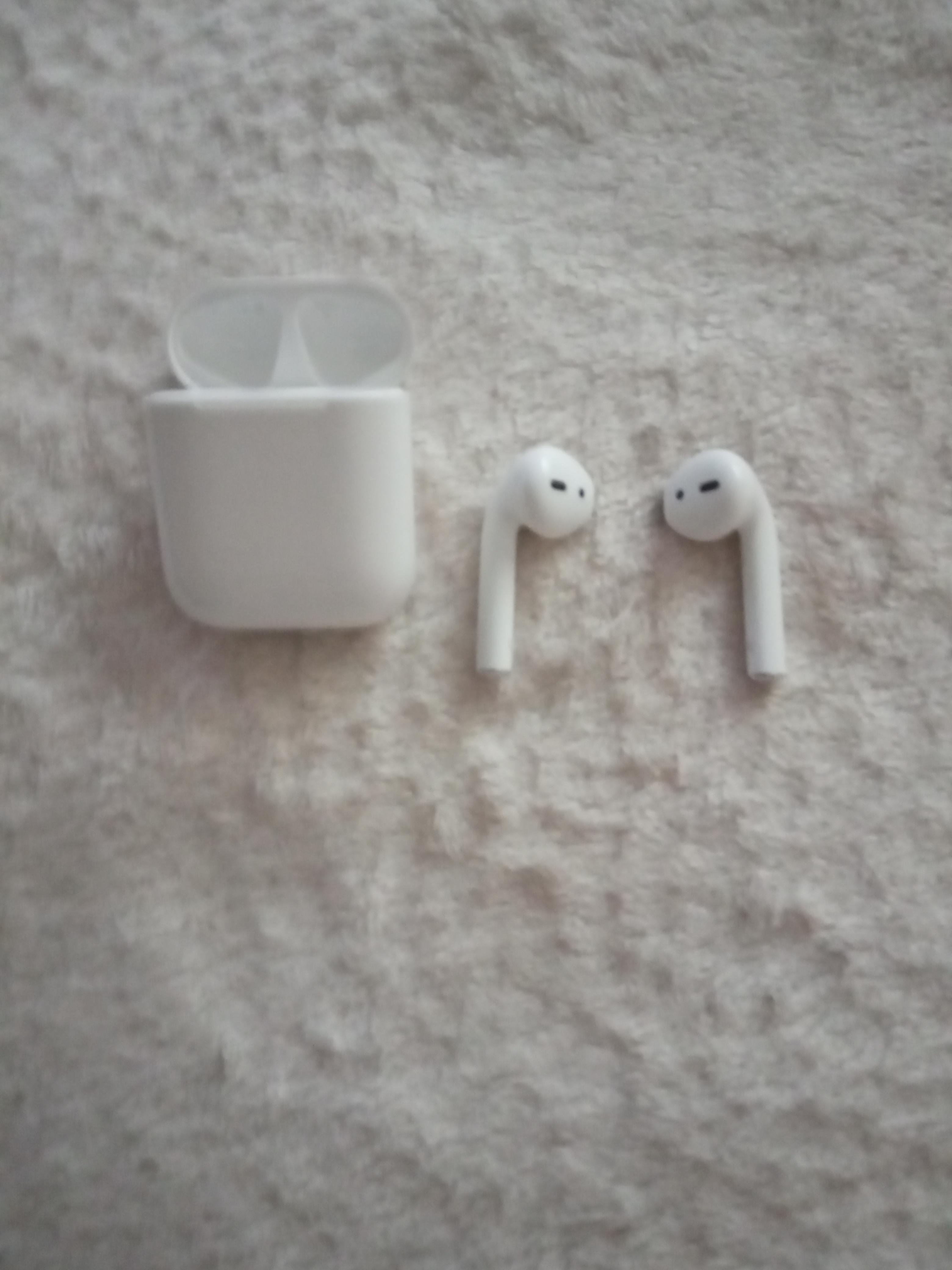 mv7n2ru a earpods with charging case