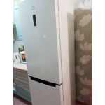 Холодильник Indesit DF 5180 W цвет белый